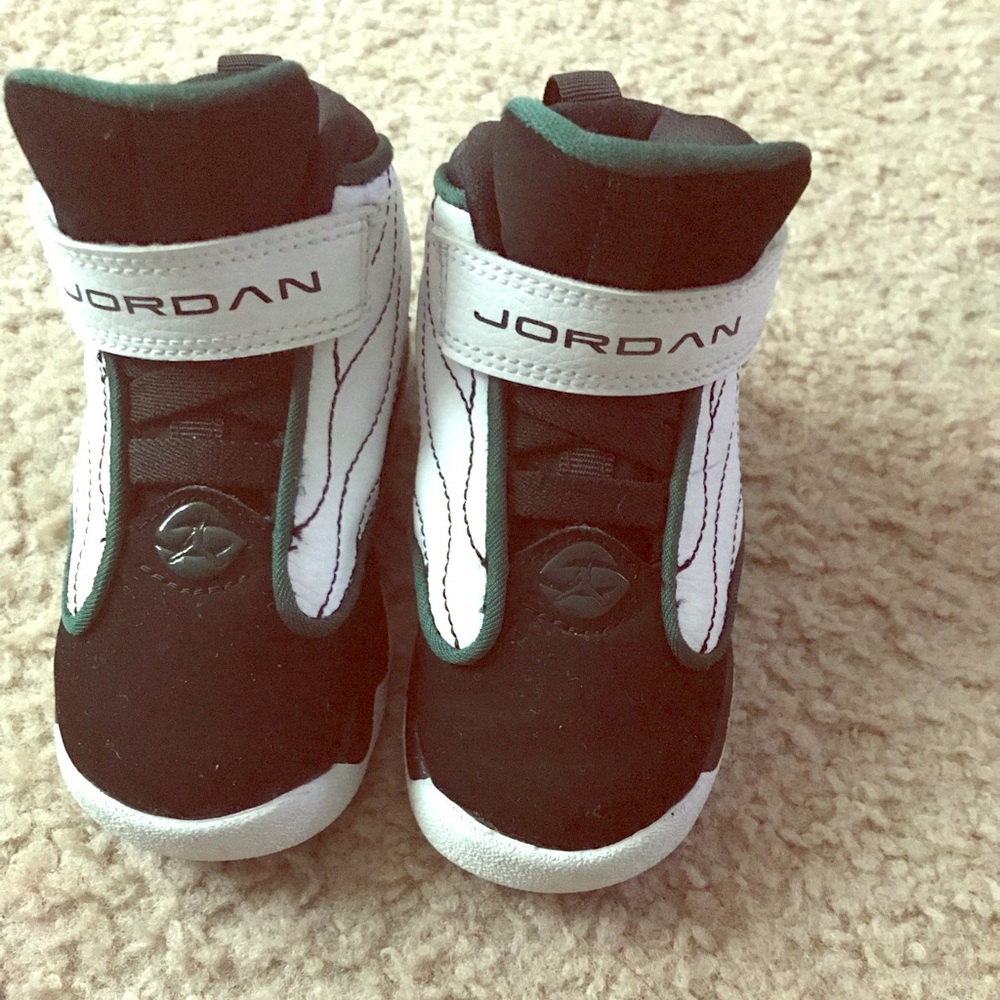 Boy air Jordan size 5